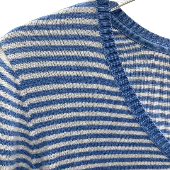 Izod Blue and White All Cotton V-Neckline Knit Top Women’s Size Medium - Picture 3 of 10